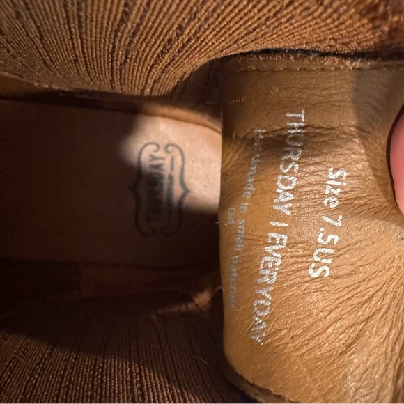 THURSDAY BOOT CO. The Dreamer Cinnamon Brown Suede Chelsea Booties Size 7.5 - Picture 14 of 14